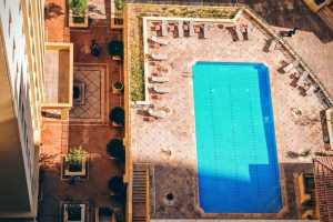 réglementations à respecter pour construire une piscine