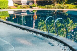 Quand faire construire sa piscine conseils et périodes idéales