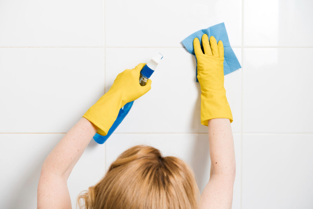 astuce détartrer carrelage salle de bain